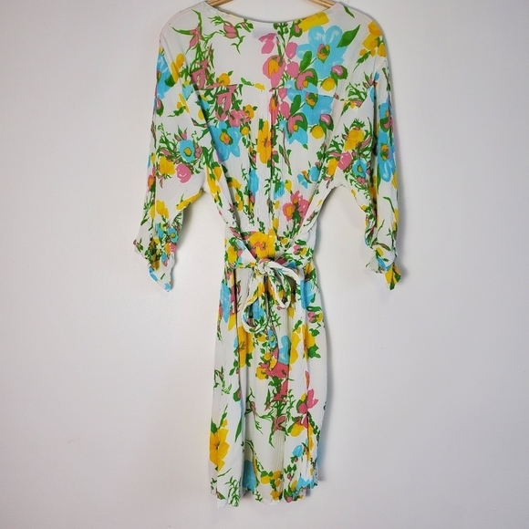 Faithful the Brand Caliente Mini Dress In Ilona Floral Print - Picture 7 of 10